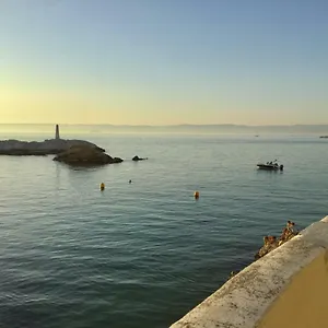 Cabanon Marseillais 45 M2 Sur L'eau à Malmousque , Marseille France